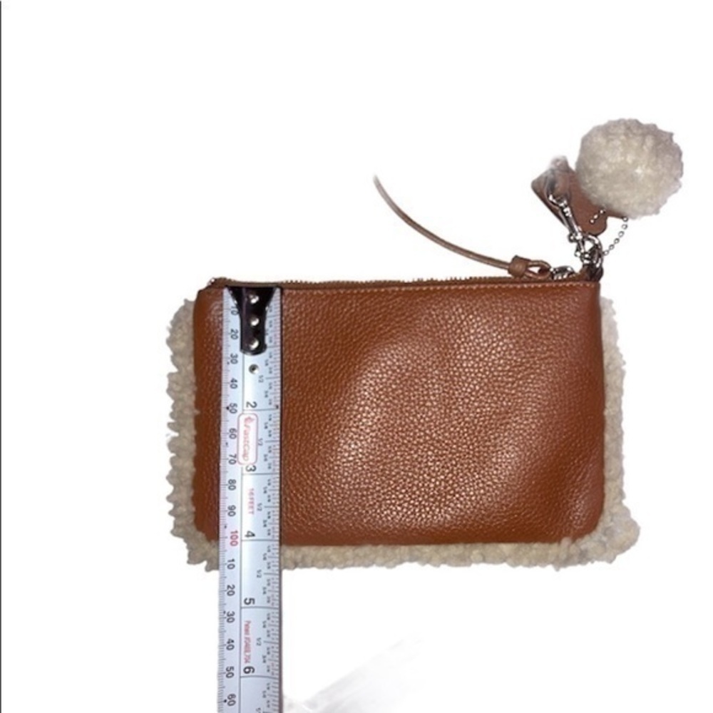 Coach brown leather shearling trimmed wristlet bag - Picture 4 of 10